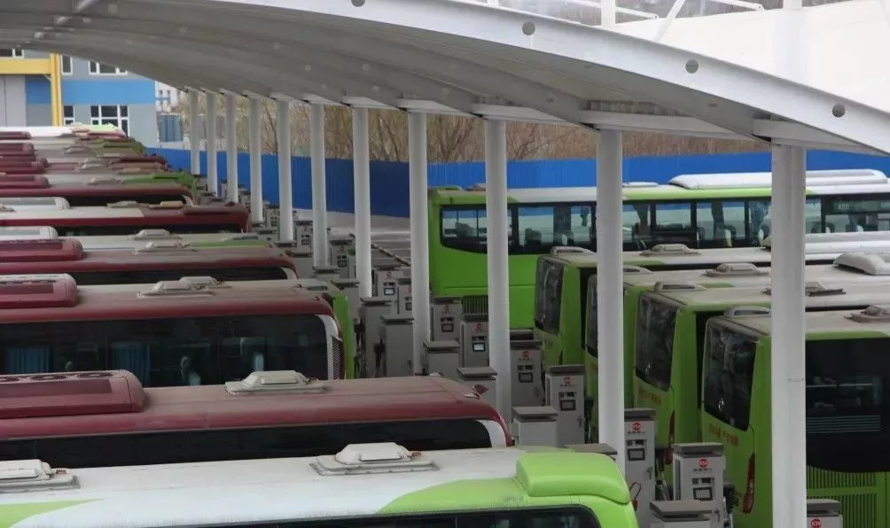 东升国际牵手华商:致“电”通州最大公交充电站03.jpg 东升国际牵手华商:致“电”通州最大公交充电站03.jpg